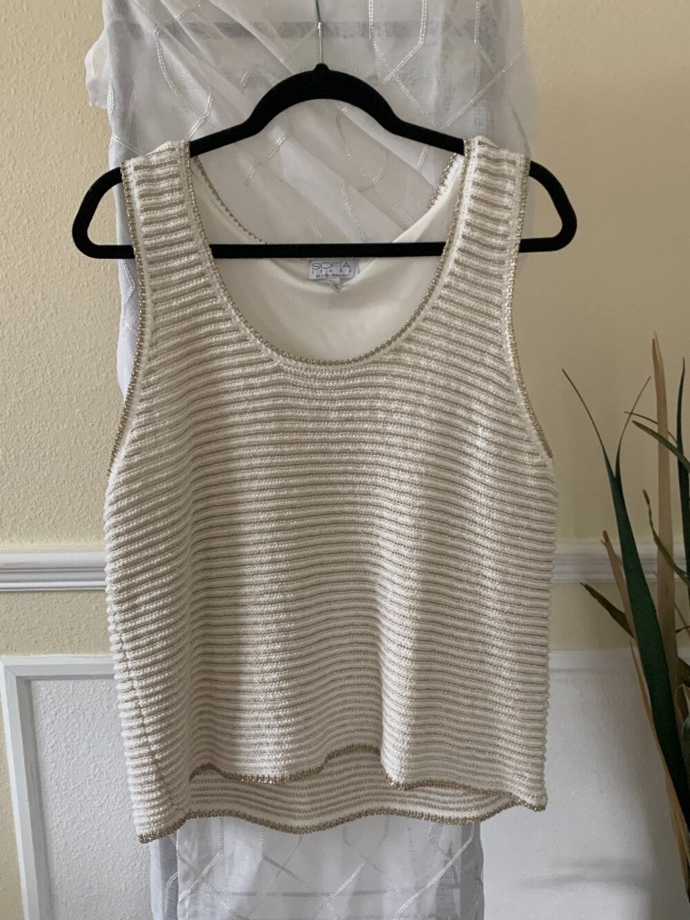 Sofia Vergara Knitted Tank | White and Metallic Gold Knitted Tank Top Size XL